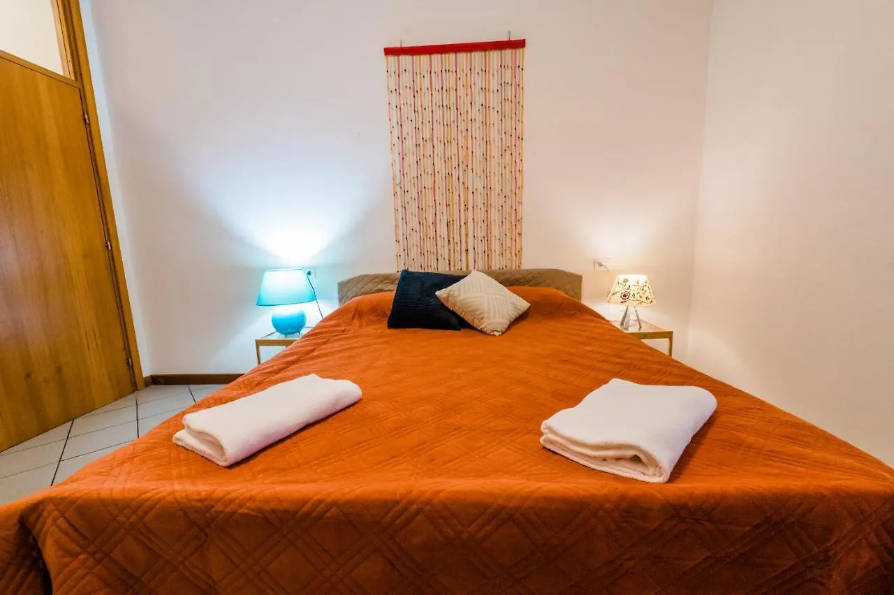 Feel - Salvecchio Apartments Bergamo 0*,  Italy